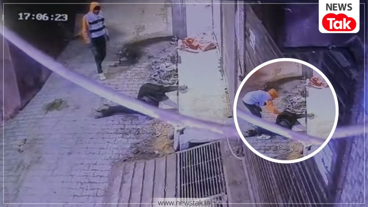 मर गई इंसानियत! जमीन पर गिरकर तड़पते शख्स का मोबाइल लूटकर भागे युवक, सुबह तक हो गई उसकी मौत सोशल मीडिया पर वीडियो वायरल