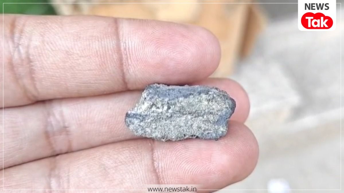 अलवर में जमीन से निकली 'चांदी'? बोरवेल की खुदाई में निकले चमकीले पत्थर लूटने दौड़े लोग alwar