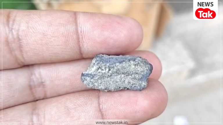 अलवर में जमीन से निकली 'चांदी'? बोरवेल की खुदाई में निकले चमकीले पत्थर लूटने दौड़े लोग alwar