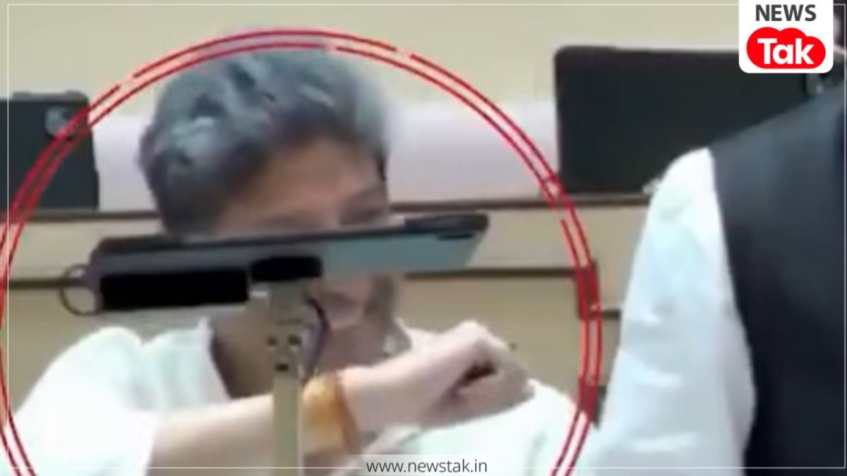 कैमरे में कैद हुआ कांग्रेस विधायक का 'गंदा' इशारा, राजस्थान विधानसभा में शर्मसार करने वाली घटना का वीडियो वायरल Rajasthan Assembly controversy