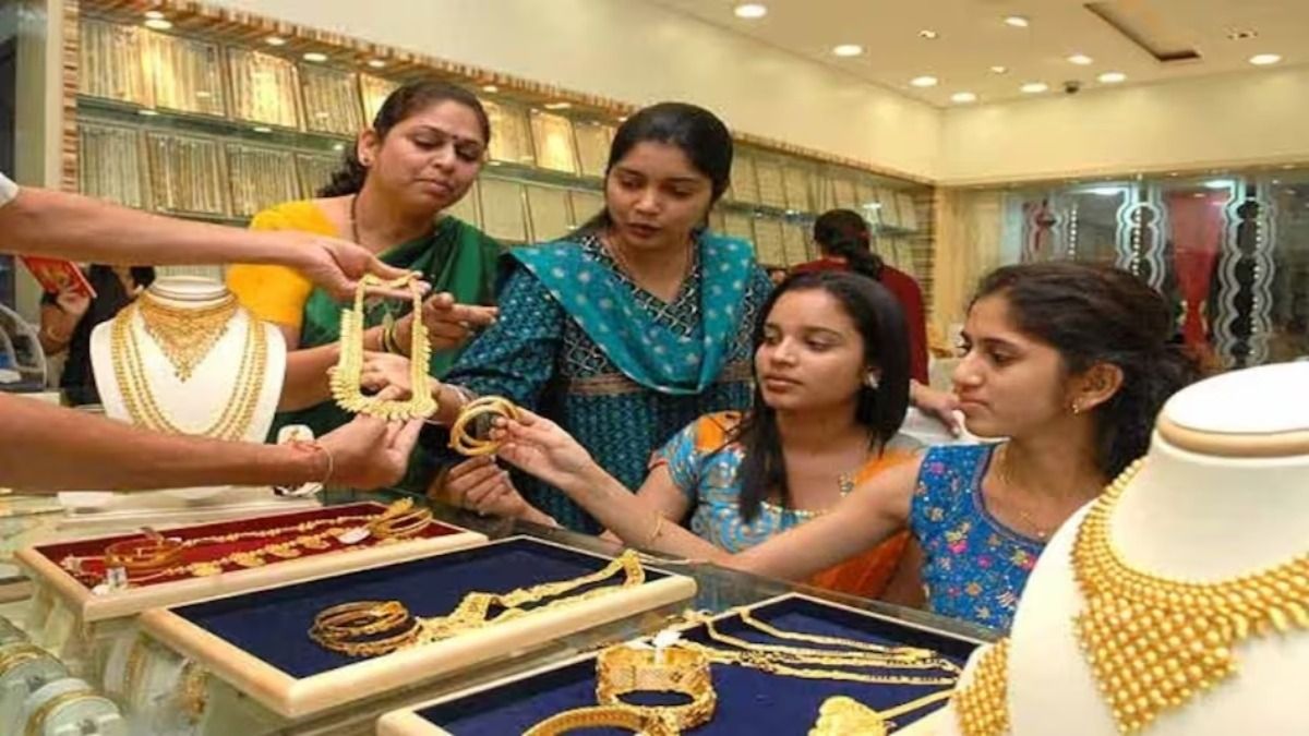 Gold-Silver Crash: सोना ₹37,000 और चांदी ₹1.75 लाख सस्ती, रिकॉर्ड हाई रेट्स से बड़ी गिरावट, चेक करें लेटेस्ट रेट्स NewsTak