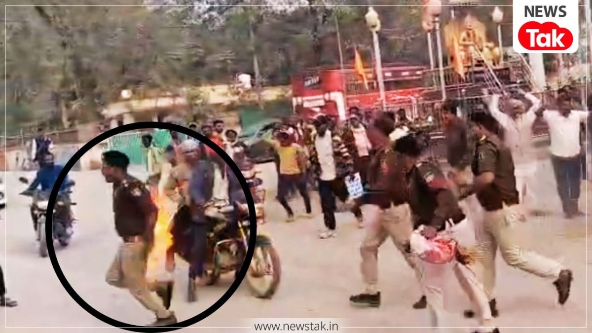 सतना: मैहर में कांग्रेस पार्टी के प्रदर्शन में बड़ा हादसा, पुतला दहन के दौरान यातायात प्रभारी की वर्दी में लगी आग, वीडियो आया सामने NewsTak