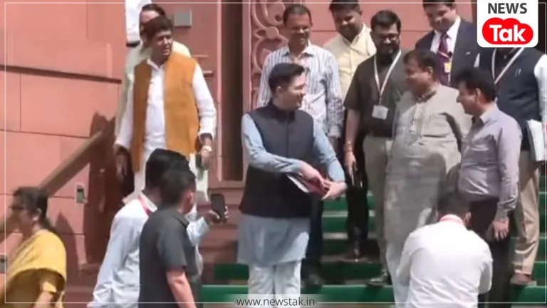 नितिन गडकरी संग राघव चड्ढा की 'मस्ती' भरी बातचीत, क्या AAP छोड़ BJP में शामिल होने की है तैयारी? Raghav Chadha Nitin Gadkari Video