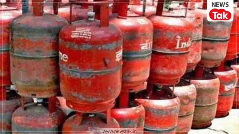 रेवाड़ी में LPG का संकट: गैस सिलेंडर के लिए एजेंसी के बाहर लगी लंबी कतारें, लोगों ने कालाबाजारी का लगाया आरोप LPG Crisis