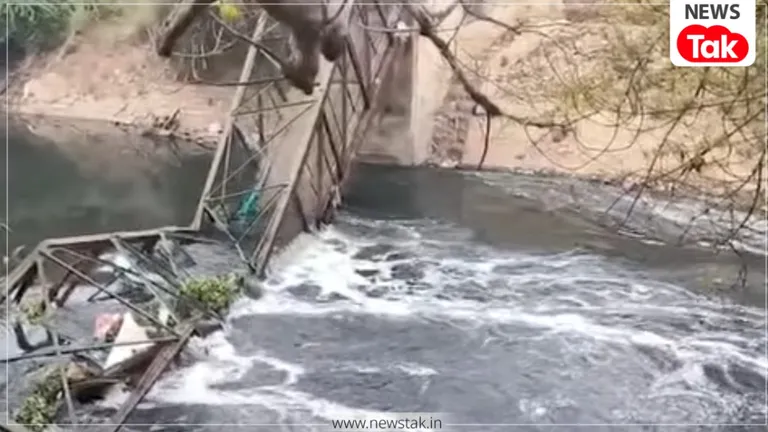 दिल्ली के रूपनगर में बड़ा हादसा, लोहे का पुराना पुल गिरने से एक महिला की मौत; प्रशासन पर उठ रहे सवाल Delhi Bridge Collapse