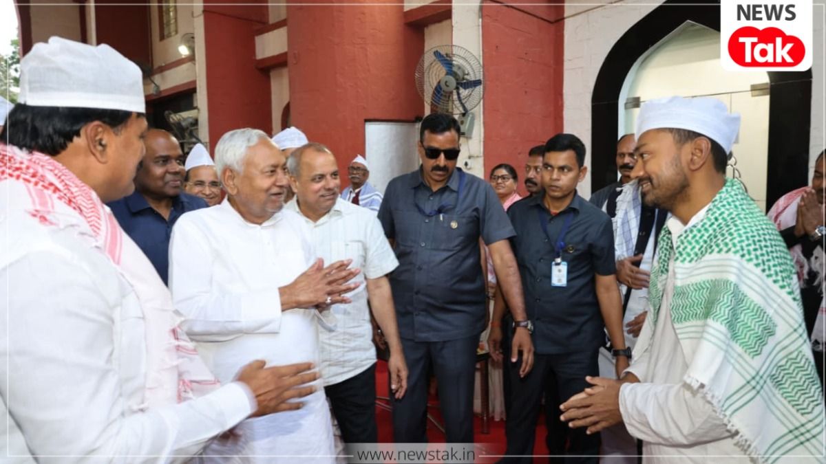 JDU की इफ्तार पार्टी में दिखा भविष्य का 'वारिस'? नीतीश के अंदाज में नजर आए निशांत, कार्यकर्ताओं ने की सीएम बनाने की मांग JDU Iftar Party Bihar