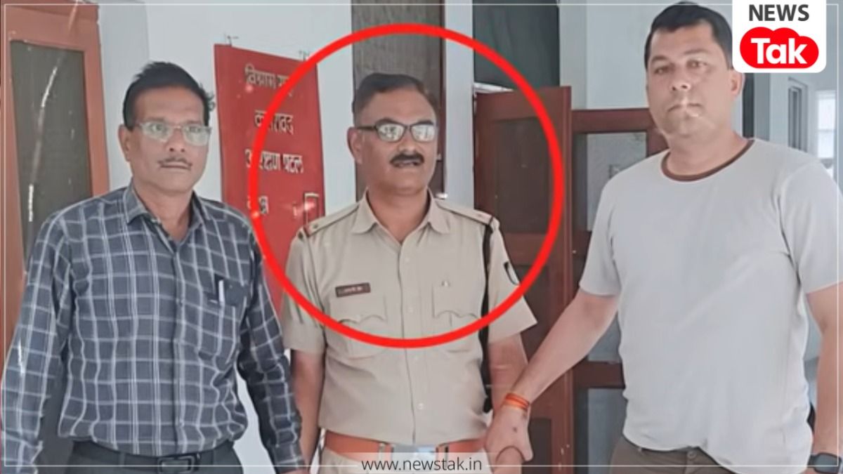 रिश्वत लेते रंगे हाथों दबोचे गए दरोगा जी! लोकायुक्त की टीम को देख छूटे पसीने, घबराहट में गीली हो गई पैंट MP Lokayukta trap case