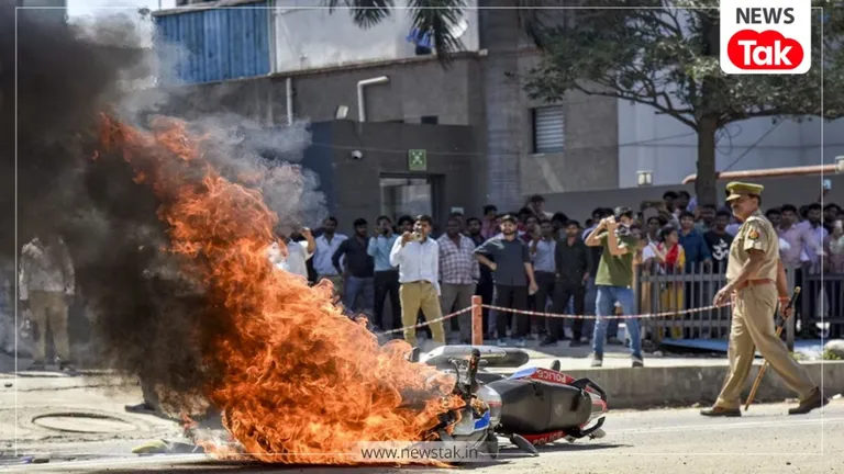 नोएडा में प्रोटेस्ट के बाद यूपी सरकार का बड़ा फैसला, 1 अप्रैल से बढ़ जाएगी सैलरी, जानें खाते में आएंगे कितने रुपये नोएडा न्यूज