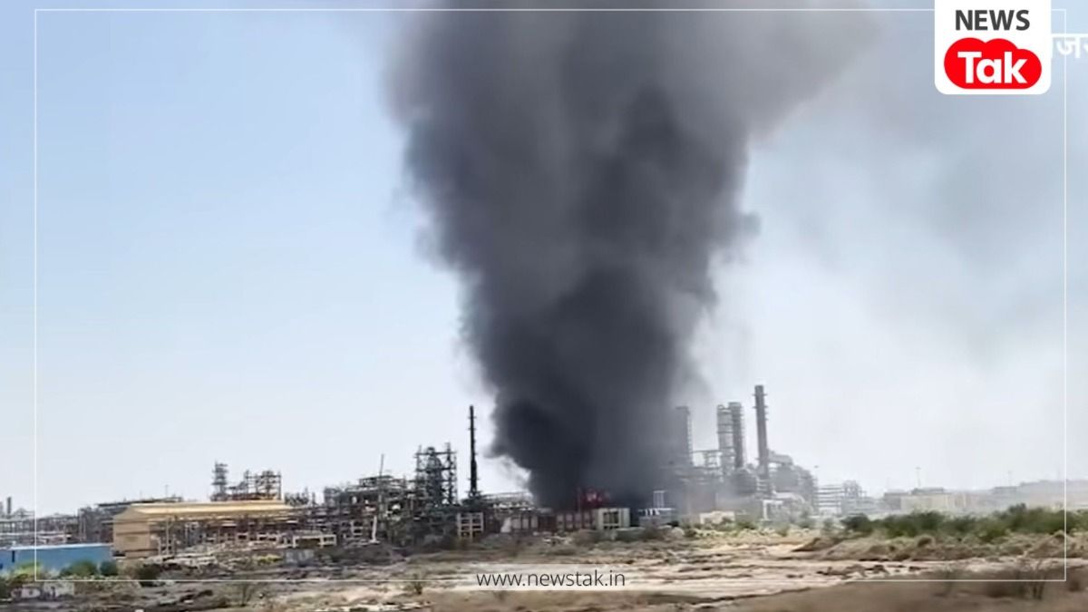 पचपदारा रिफाइनरी में लगी भयंकर आग, 21 अप्रैल को पीएम मोदी करने वाले हैं इसका उद्घाटन, जानिए ताजा हाल राजस्थान के पचपदारा रिफाइनरी में लगी आग