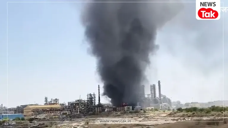पचपदारा रिफाइनरी में लगी भयंकर आग, 21 अप्रैल को पीएम मोदी करने वाले हैं इसका उद्घाटन, जानिए ताजा हाल राजस्थान के पचपदारा रिफाइनरी में लगी आग