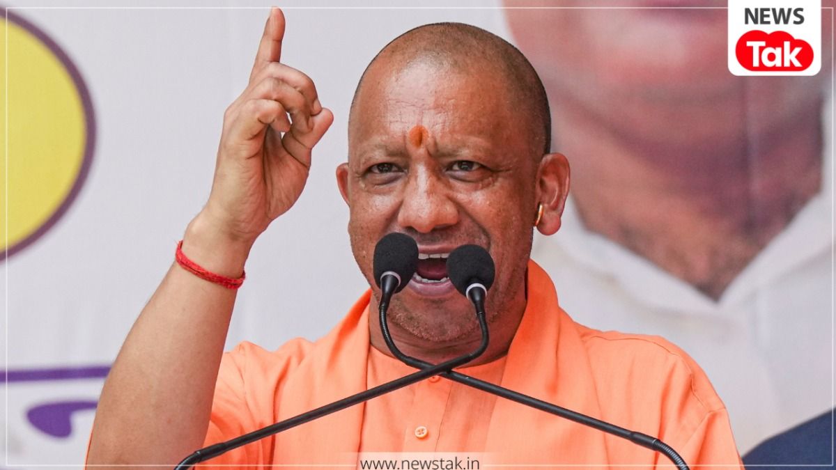 'प्यार से मानेंगे तो ठीक, नहीं तो...', सड़क पर नमाज पढ़ने को लेकर सीएम योगी ने दी सीधी चेतावनी! Yogi Adityanath Statement