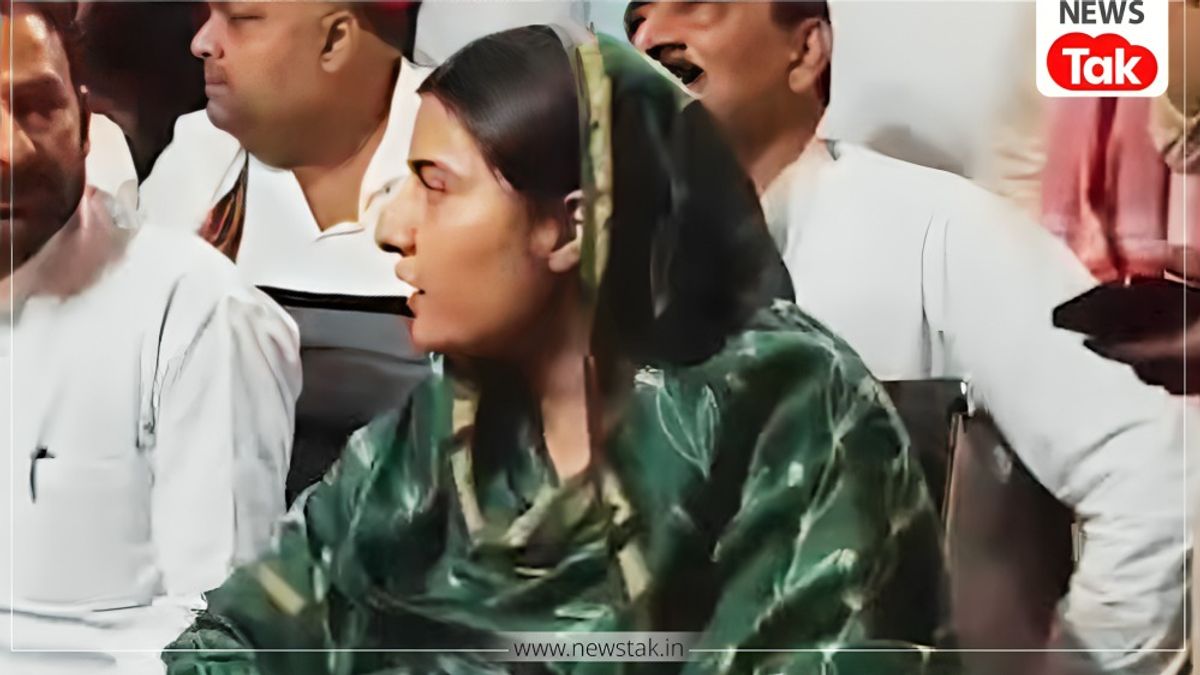 'हमें गोली मार दो, हम...' सहारनपुर थाने में आधी रात भयंकर बवाल, जानें क्यों थाने में पहुंची थी इकरा हसन? सहारनपुर थाने में आधी रात भयंकर बवाल