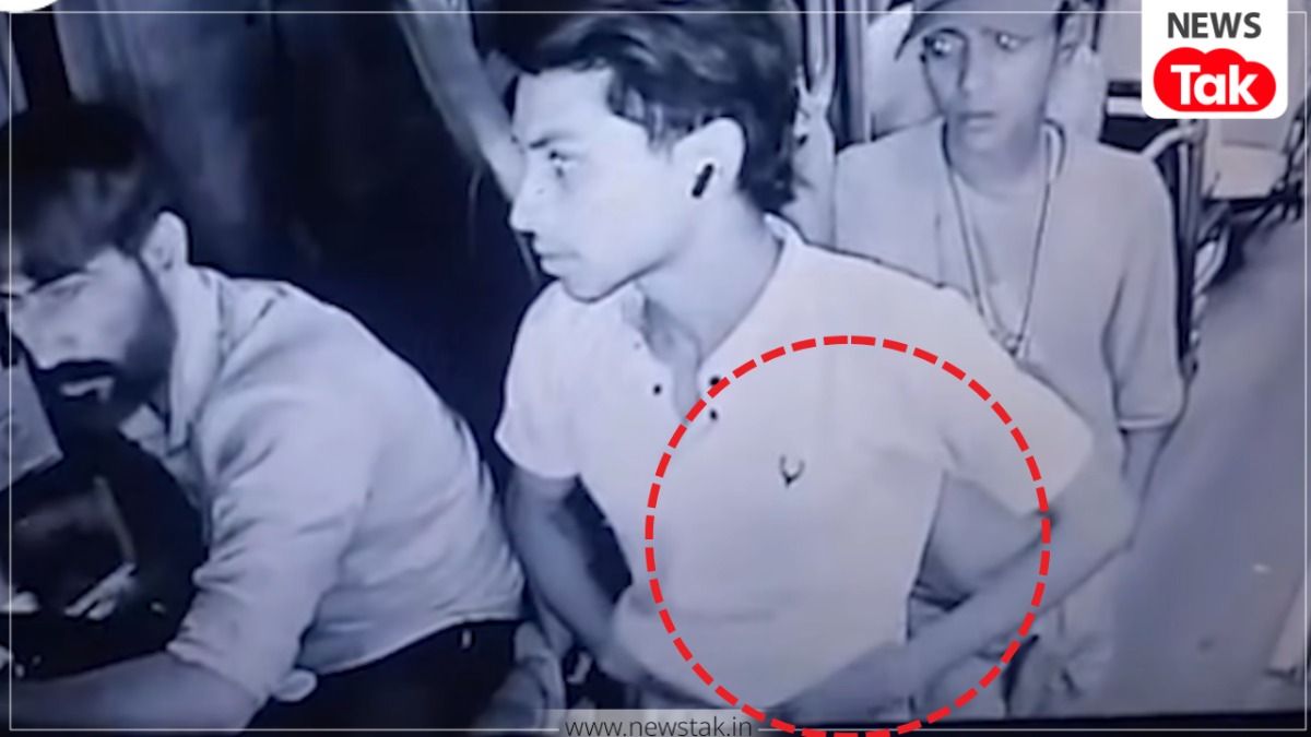 चलती DTC बस में ड्राइवर के पास खड़े होकर उड़ा दिया मोबाइल, CCTV में कैद हुई जेबकतरे की चालाकी DTC Bus Viral Video