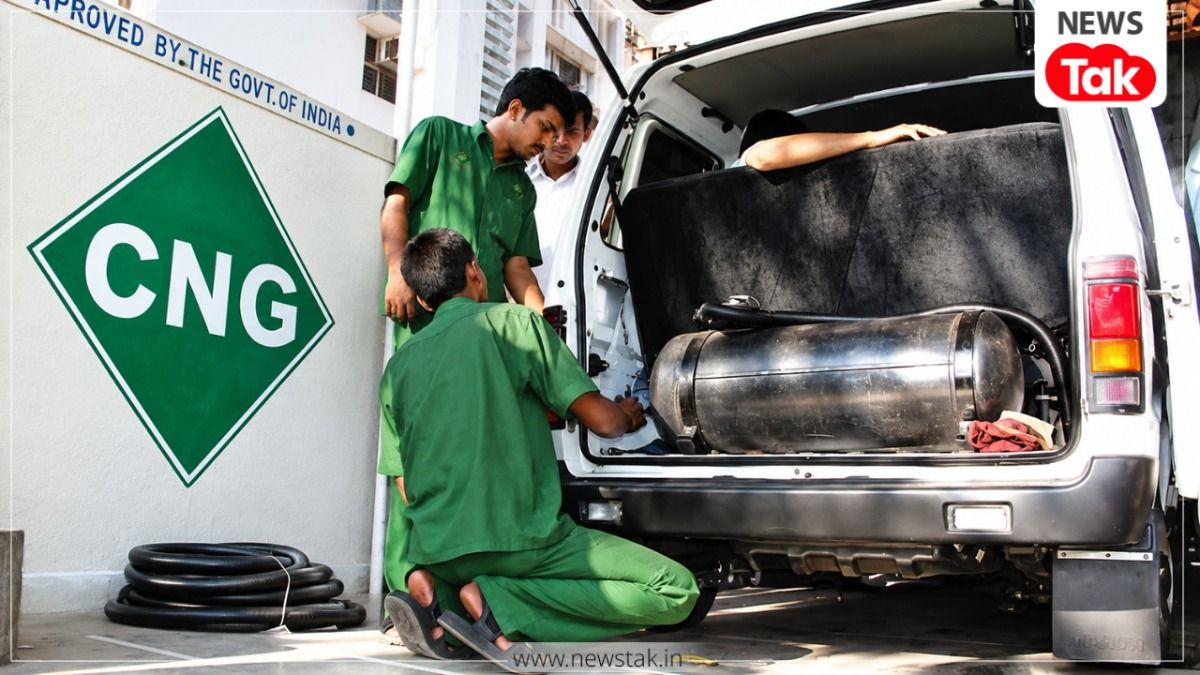 पेट्रोल-डीजल के बाद अब CNG के बढ़े दाम... 12 दिनों में चौथी बार महंगी हुई गैस, जानिए दिल्ली-NCR के नए रेट दिल्ली में फिर महंगी हुई CNG