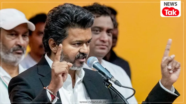 TVK में शामिल हुए 5 बड़े चेहरे... AIADMK और DMK के इन दिग्गज नेताओं ने एक साथ बदल दी पार्टी 5 दिग्गज नेता एक साथ टीवीके में हु़ए शामिल