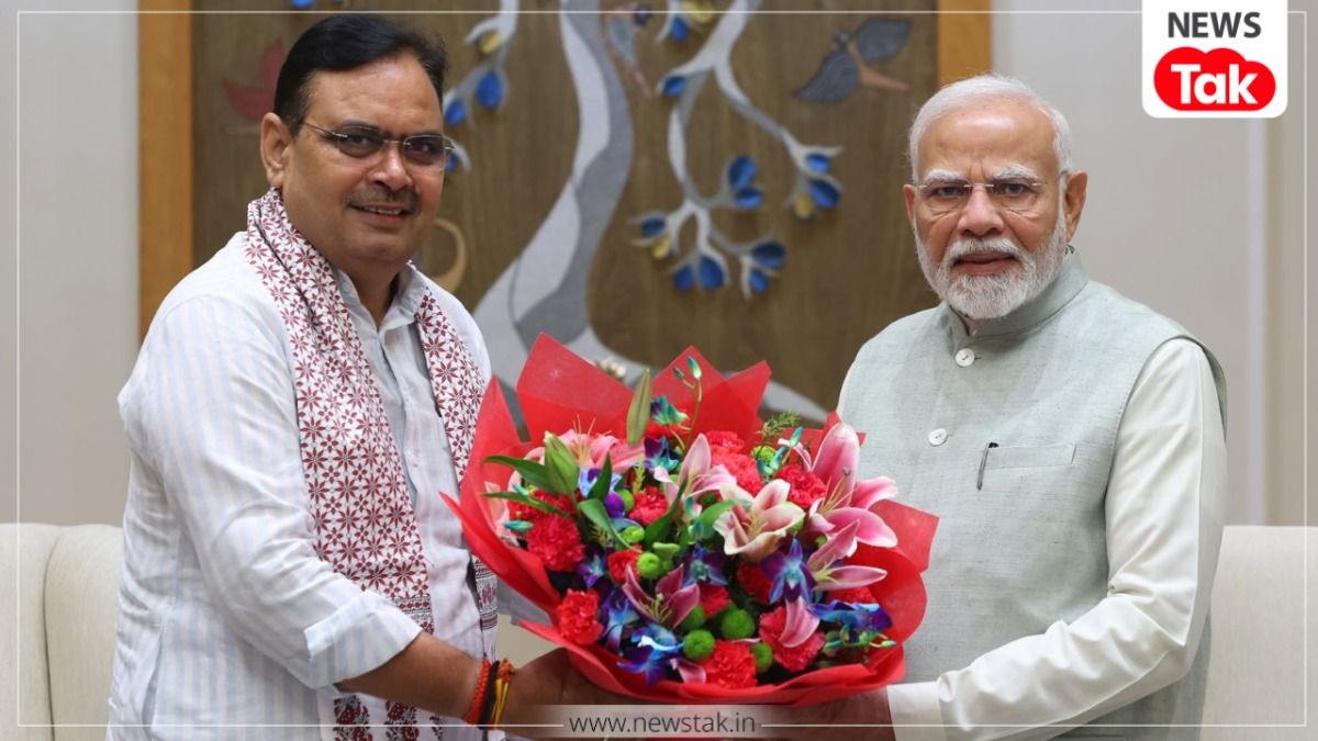 प्रधानमंत्री नरेंद्र मोदी के साथ सीएम भजन लाल शर्मा
