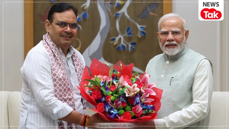 पीएम मोदी के 12 साल... गरीब कल्याण से ग्लोबल लीडर तक, कैसे बदला भारत? सीएम भजन लाल ने बताई पूरी कहानी प्रधानमंत्री नरेंद्र मोदी के साथ सीएम भजन लाल शर्मा