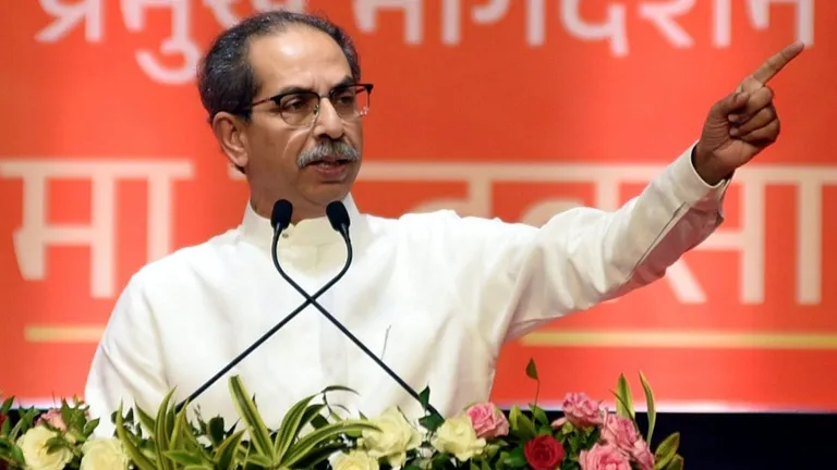 ठाकरे को तगड़ा झटका...उद्धव गुट के 6 सांसदों की बगावत, ओम बिरला से मांगी अलग ग्रुप की मंजूरी! NewsTak