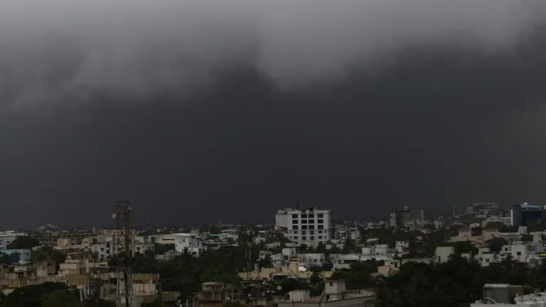 MP Weather Alert: सावधान! 20 जून को एमपी के इन जिलों में चलेगी धूलभरी आंधी, कहीं गिरेगी बिजली तो कहीं पारा 41 पार! MP Weather Update, Madhya Pradesh Rain Alert, Monsoon Active MP, Heavy Rainfall Warning, IMD Alert, Bhopal Weather, Indore Rainfall