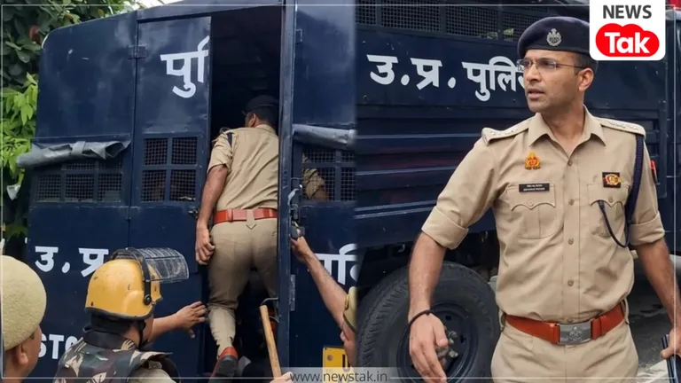 मेरठ थप्पड़ कांड: कौन हैं बीच सड़क पर हाथ छोड़ने वाले SSP अविनाश पांडेय? गोल्ड मेडल से लेकर मुख्तार पर एक्शन तक, जानें उनकी पूरी कहानी Meerut SSP Avinash Pandey