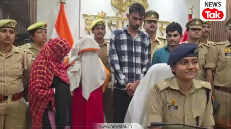 मोबाइल पर मोहब्बत, फिर गंदी बातें और ब्लैकमेलिंग... झांसी में AI से दुल्हन बनाकर लोगों को लूटने वाले गैंग का ऐसे हुआ भंडाफोड़ झांसी में AI से 'दुल्हन' बनकर कुंवारे मर्दों को लूटने वाला गैंग गिरफ्तार