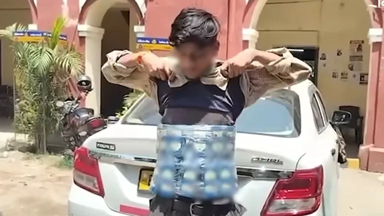 शर्ट, अंडरवियर और मिठाई के डिब्बे में छिपाई शराब... कटिहार से पटना पढ़ने आया छात्र बन गया तस्कर, ऐसे पकड़ाया पटना में पुलिस की चेकिंग ने खोला बड़ा राज