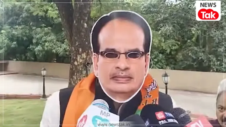 शिवराज सिंह चौहान का मुखौटा पहनकर विधानसभा क्यों पहुंचे कांग्रेस विधायक? जानिए इसके पीछे की वजह MP विधानसभा में मुखौटे पहनकर कांग्रेस का अनोखा प्रदर्शन