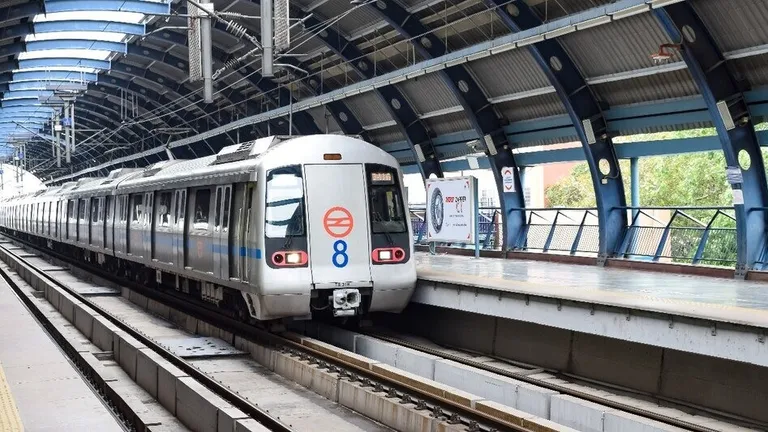 दिल्ली मेट्रो के 16 स्टेशन फिर बंद, जानिए किन स्टेशनों पर नहीं मिलेगी एंट्री NewsTak