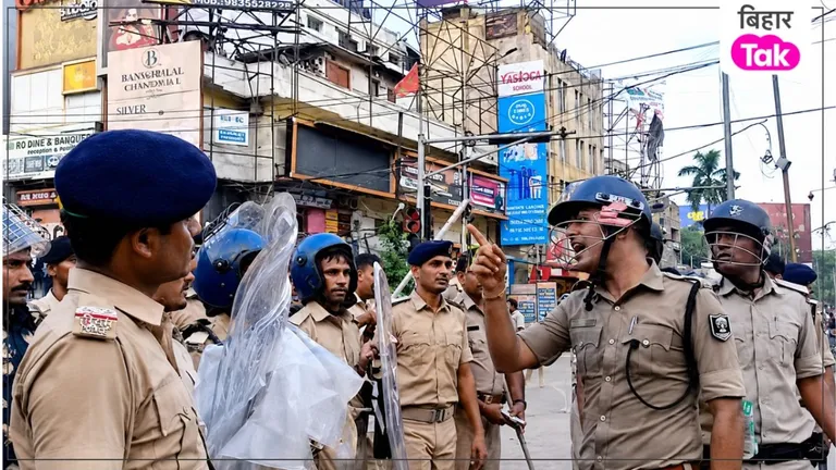 'पीछे हटे तो कल नौकरी के लायक नहीं बचोगे'... पटना में प्रदर्शन के दौरान IPS संकेत कुमार का वीडियो वायरल, मचा बवाल NewsTak