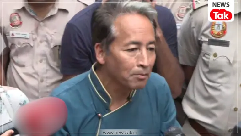 धर्मेंद्र प्रधान के इस्तीफे पर आया सोनम वांगचुक का रिएक्शन, बोले -'यह सिर्फ शुरुआत है, असली सुधार अभी बाकी है सोनम वांगचुक ने महात्मा गांधी को दी श्रद्धांजलि