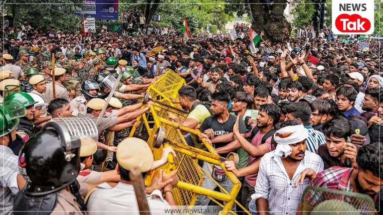 जंतर-मंतर प्रदर्शन के दौरान PM मोदी पर टिप्पणी करना पड़ा भारी, दर्ज हुई FIR, समझिए पूरा मामला जंतर मंतर पर हुए प्रदर्शन में इस युवती पर FIR दर्ज