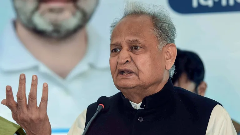 'मेरे और अध्यक्ष जी के बीच कोई नाराजगी नहीं', डोटासरा पर तंज के बाद अशोक गहलोत का बड़ा बयान NewsTak