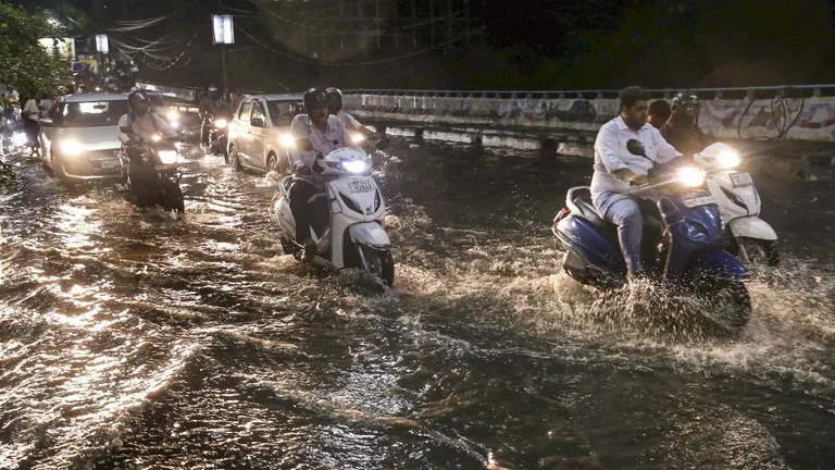 MP Weather Update 10 August: मध्य प्रदेश में फिर सक्रिय हुआ मानसून, भोपाल-इंदौर समेत कई जिलों में भारी बारिश का अलर्ट NewsTak