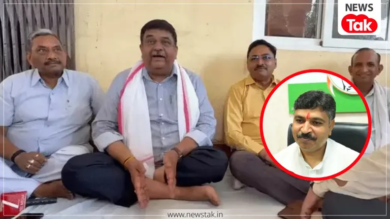 सफाईकर्मियों की नियुक्ति पर अलवर में घमासान! वन मंत्री संजय शर्मा धरने पर बैठे तो जूली बोले- सरकार नहीं सर्कस चल रहा Alwar