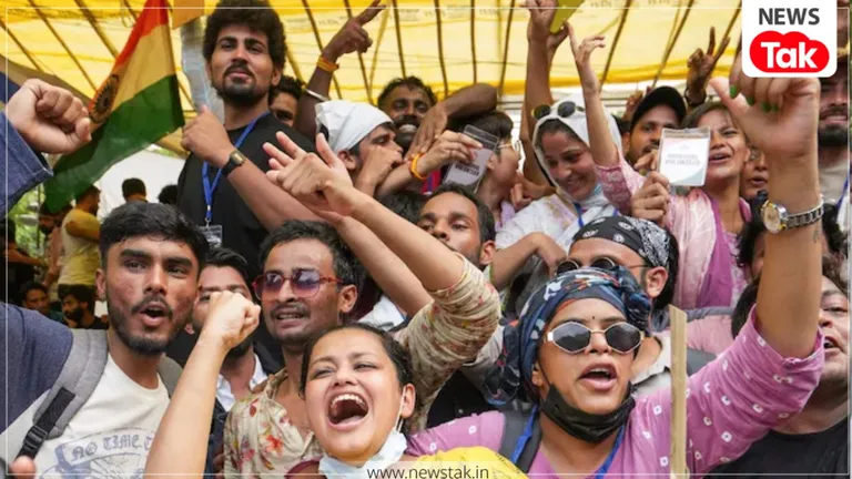 C-Voter Survey: देश की Gen Z का क्या है पॉलिटिकल मूड? रोजगार, उम्मीदवार की शिक्षा और सोशल मीडिया पर क्या बोले युवा, जानिए पूरा सर्वे C-Voter Survey on Gen Z Political Mood