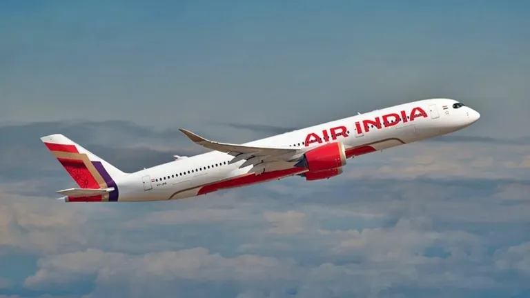 4 सेकंड तक फेल रहे कंट्रोल्स, 300 फीट नीचे क्यों आया Air India का विमान? फुकेट-दिल्ली फ्लाइट में बड़ा खुलासा NewsTak
