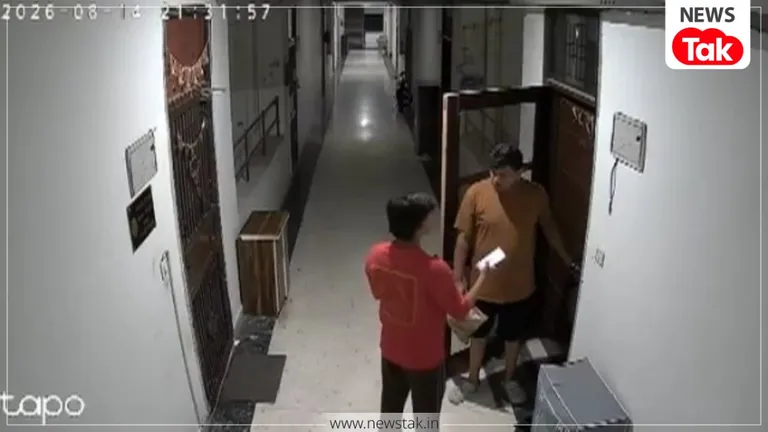 VIDEO: मेरठ में 5 मिनट लेट हुआ डिलीवरी बॉय, भड़क गया शख्स; फ्लैट में ले जाकर पीटा! Meerut
