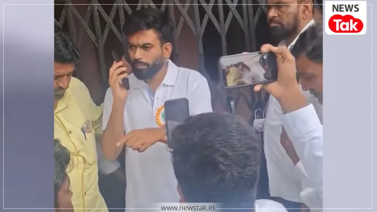 5 क्लास रूम और सिर्फ 2 टीचर, पानी-टॉयलेट भी गायब... अपने गांव के स्कूल पहुंचे अभिजीत दीपके को मिली ये खामियां, अधिकारियों को दे दिया अल्टीमेटम पैतृक गांव के स्कूल पहुंचे अभिजीत दीपके का फूटा गुस्सा