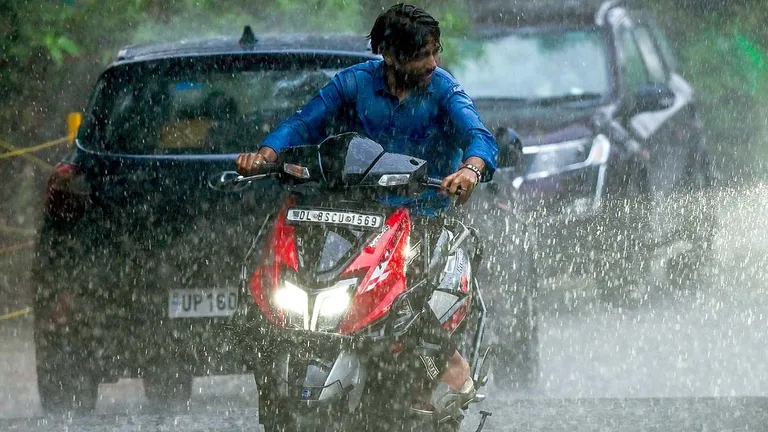 MP में मानसून का सुपर मोड, 18 अगस्त को कई जिलों में तेज बारिश के आसार, जानिए आपके में बरसेंगे बादल या नहीं NewsTak