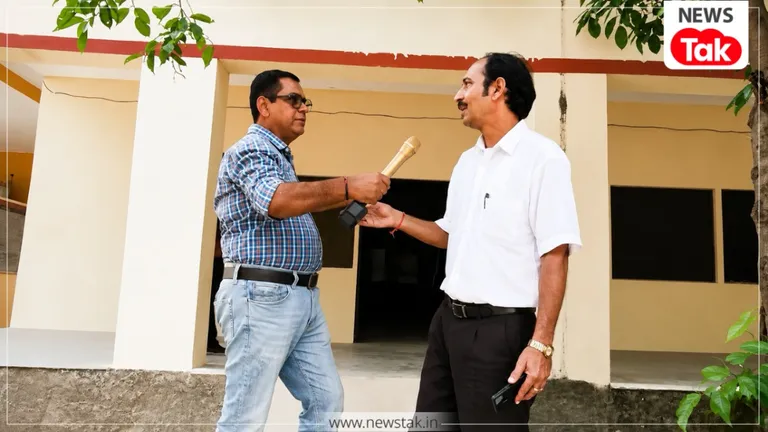 राजस्थान के जर्जर स्कूलों का सच दिखाने पहुंचे रिपोर्टर के कैमरे पर मारा हाथ, स्टाफ ने की कवरेज रोकने की कोशिश? जर्जर स्कूल का सच दिखाने पहुंचे पत्रकार को प्रिंसिपल ने रिपोर्टिंग से रोका