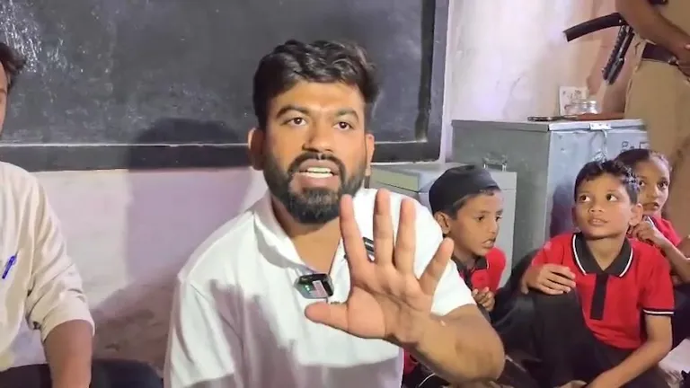 लातूर में अभिजीत दीपके के दौरे से पहले सरकारी स्कूल में बुलाए 'बाहर' के बच्चे? अभिजीत दीपके ने किया खुलासा Abhijit Dipke