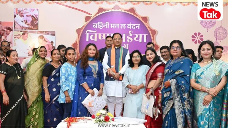 सीएम निवास में रक्षाबंधन का आत्मीय उल्लास, विभिन्न क्षेत्रों से पहुंचीं माताओं-बहनों ने मुख्यमंत्री को बांधी राखी NewsTak