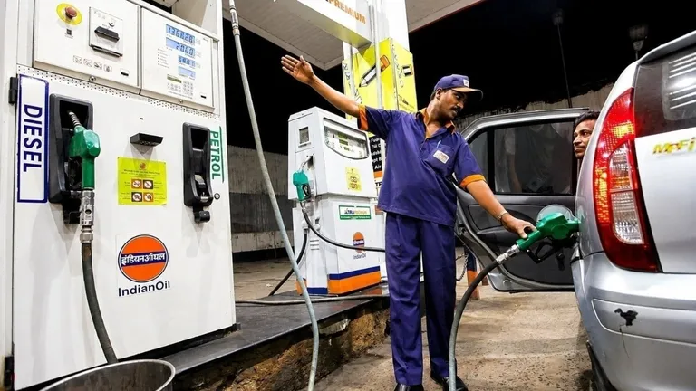 Petrol Diesel पर सरकार ने लिया बड़ा फैसला, कीमतों पर पड़ा सीधा असर, जान लीजिए पूरा मामला NewsTak