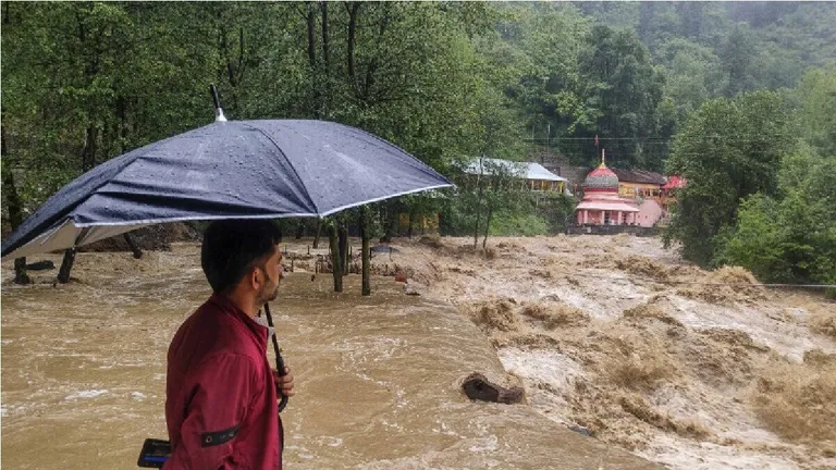 उत्तराखंड में 2 सितंबर को भारी बारिश की चेतावनी, 3 जिलों में ऑरेंज अलर्ट जारी, इस जिले में बंद रहेंगे स्कूल उत्तराखंड में 2 सितंबर को भारी बारिश की चेतावनी (फाइल फोटो)