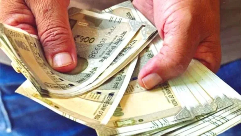8th Pay Commission: दिवाली बोनस का बदलेगा फॉर्मूला? 7 हजार की सीमा बढ़ाकर 21 हजार करने की मांग NewsTak