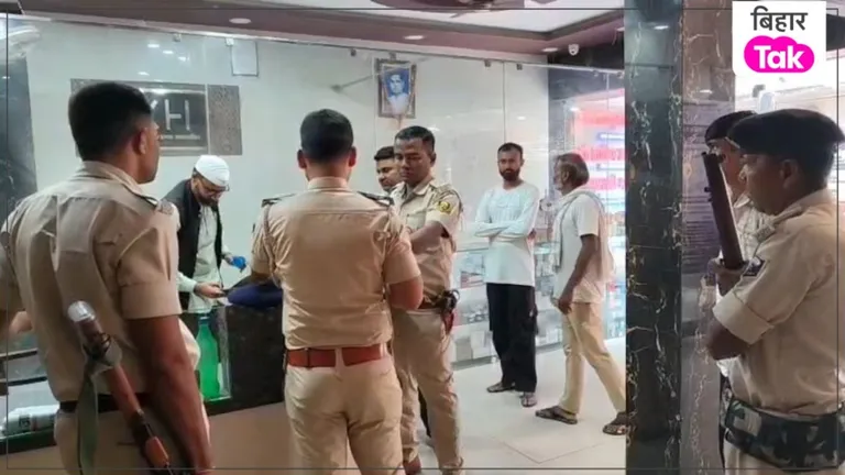 स्कूटी से लौट रहे पूर्व पार्षद और साथी को बदमाशों ने घेरा, ताबड़तोड़ फायरिंग में दो घायल NewsTak