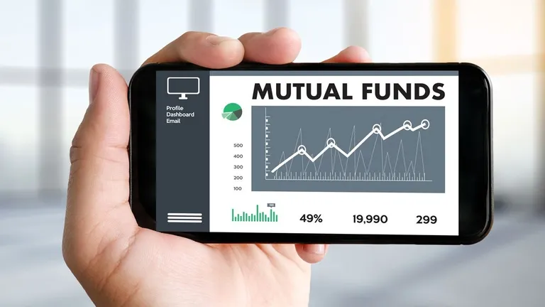Motilal Oswal Nasdaq Q50 ETF 3 दिन में 49% क्रैश, NAV से 67% प्रीमियम पर ट्रेडिंग ने बढ़ाई चिंता, पूरी डिटेल NewsTak