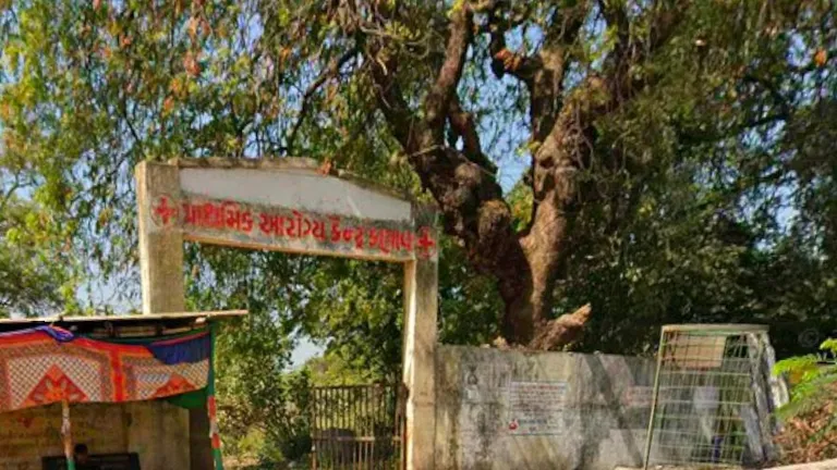 सूरत में टीकाकरण के बाद पैरासिटामोल की जगह दे दी डायबिटीज की दवा, 3.5 महीने के बच्चे समेत 5 की हालत बिगड़ी surat