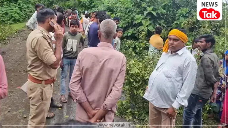 बाराबंकी: 18 घंटे तक पेड़ के नीचे दबी रहीं 55 वर्षीय चौरासा देवी, फिर परिजनों ने ऐसे खोज निकाला बाराबंकी में बारिश का तांडव, पेड़ गिरने से महिला की मौत!