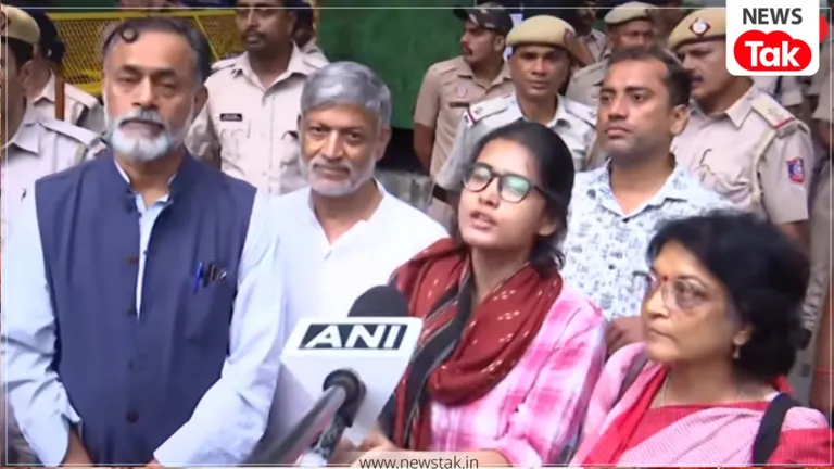 योगेंद्र यादव और नेहा बोरा का बड़ा ऐलान, 2 अक्टूबर को जंतर-मंतर पर प्रदर्शन का किया आह्वान Yogendra Yadav and Neha Bora Protest Update